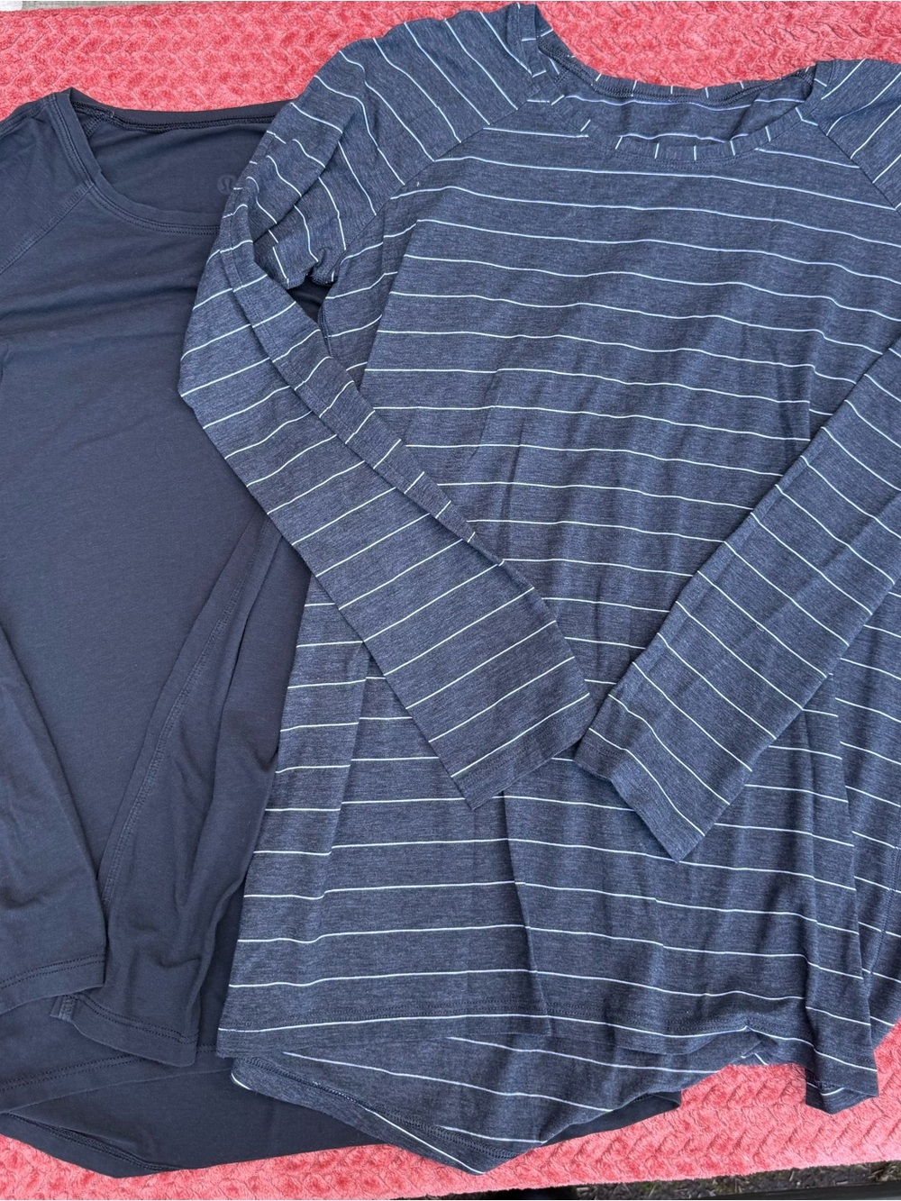 2 lululemon athletica Women's Navy and black Long Sleeved shirts size 6